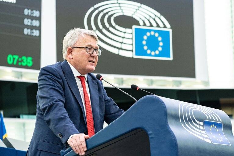 Photo 21: EP Plenary Session - Introduction of a European Social Security number with a personal labour card - O.Q. to Commission