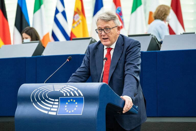 Fotografi 22: EP Plenary Session - Introduction of a European Social Security number with a personal labour card - O.Q. to Commission