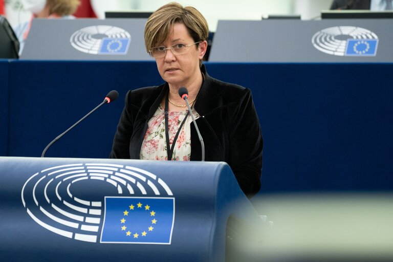 Foto 5: EP Plenary Session - Introduction of a European Social Security number with a personal labour card - O.Q. to Commission