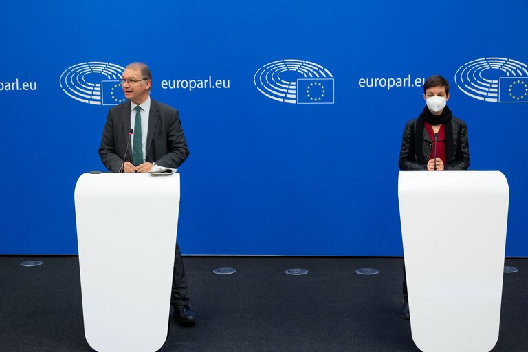 Φωτογραφία 2: Press briefing Greens/EFA