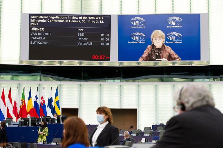 Fotografija 32: EP Plenary Session - Multilateral negotiations in view of the 12th WTO Ministerial Conference in Geneva, 30 November to 3 December 2021