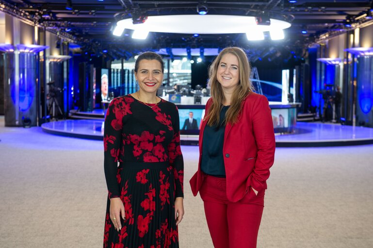 Foto 15: Emma WIESNER and Abir AL-SAHLANI in the EP in Brussels