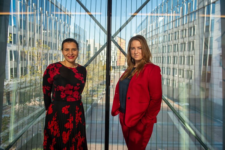 Foto 16: Emma WIESNER and Abir AL-SAHLANI in the EP in Brussels