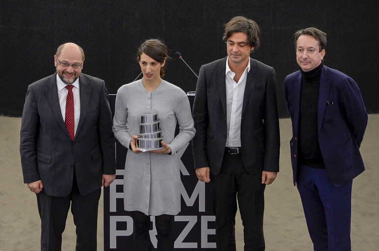 Billede 7: LUX Prize 2015 award ceremony.  Announcement of winning film and presentation of Prize to the winning director by EP President during plenary session week 48 2015 in Strasbourg