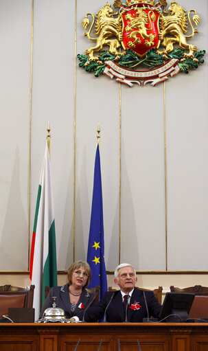 Fotagrafa 1: Jerzy BUZEK EP President  and Speaker Tsatcheva in the plenary hall of the Bulgarian parliament