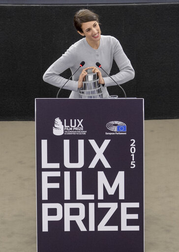 Billede 3: LUX Prize 2015 award ceremony.  Announcement of winning film and presentation of Prize to the winning director by EP President during plenary session week 48 2015 in Strasbourg