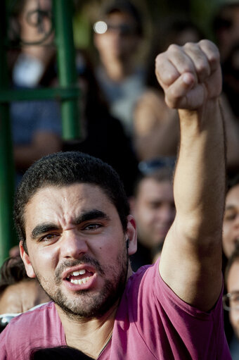 Fotografija 12: Tunis, Tunisia 25 October 2011  Tunisians demonstrate against possible fraud during the elections.  The elections for a Constituent Assembly was held in Tunisia on 23 October 2011, following the Tunisian Revolution.