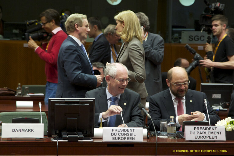 Fotografija 1: Informal dinner of Heads of State or Government prior to the Summit