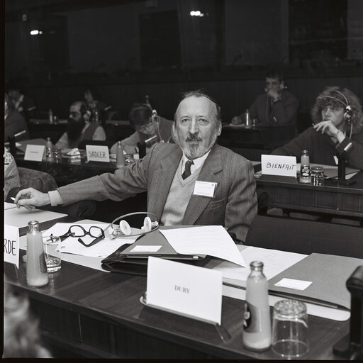 Fotografija 1: Socialists Meeting at the European Parliament in Brussels in December 1983