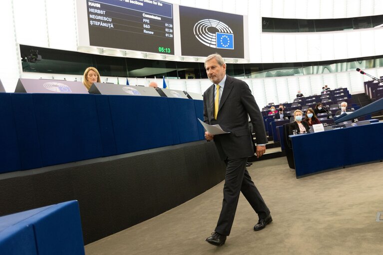 Foto 39: EP Plenary session - General budget of the European Union for the financial year 2022 - all sections