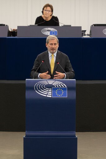 Foto 2: EP Plenary session - General budget of the European Union for the financial year 2022 - all sections