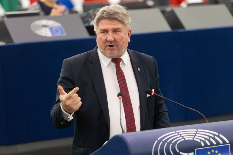 Fotogrāfija 29: EP Plenary session - General budget of the European Union for the financial year 2022 - all sections