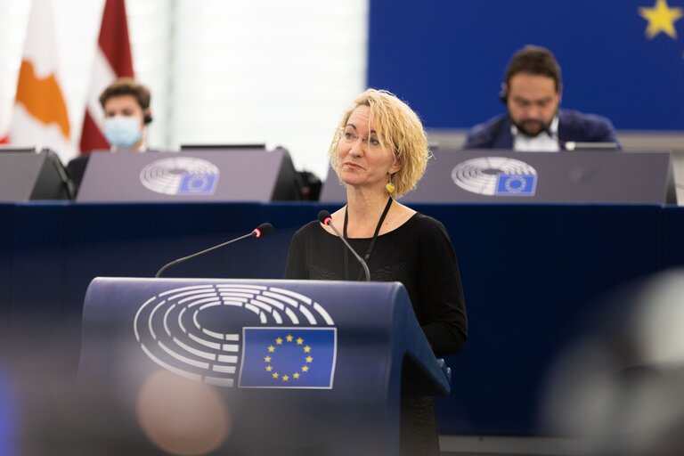 Photo 5: EP Plenary session - Short presentation - Europe’s Media in the Digital Decade