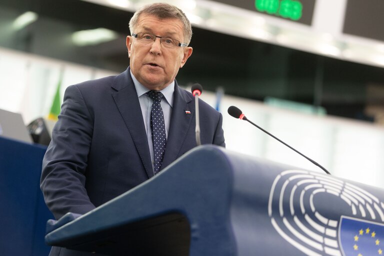 Fotogrāfija 24: EP Plenary session - General budget of the European Union for the financial year 2022 - all sections