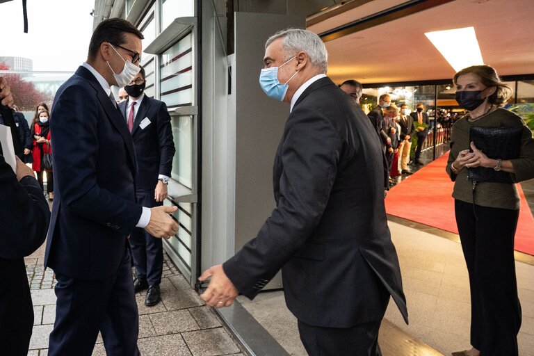 Foto 14: Arrival of Mateusz MORAWIECKI , Polish Prime Minister