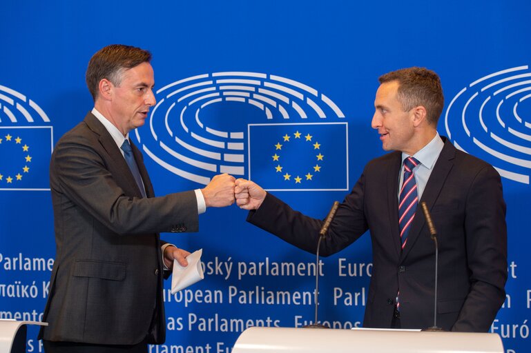 Foto 1: Announcement of the results of the vote on the shortlist of three candidates for the Sakharov Prize for Freedom of Thought 2021.Press point