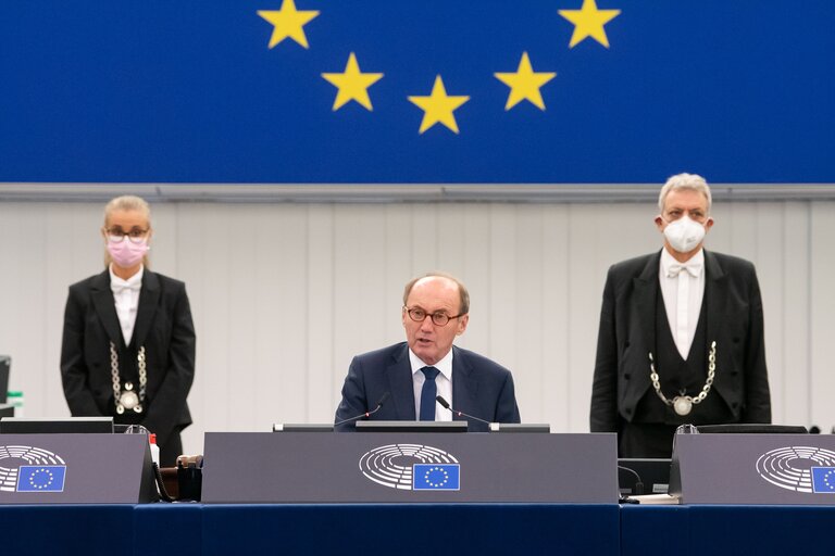 Photo 2 : EP Plenary session - Announcement of results