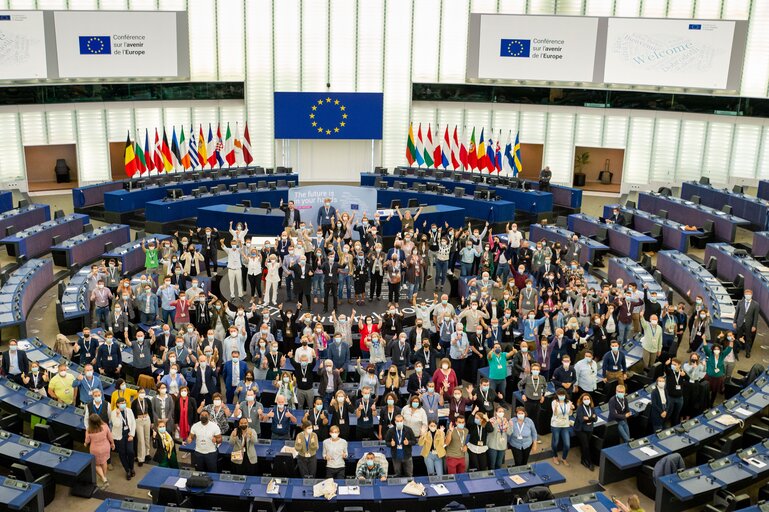 Conference on the Future of Europe (CoFoE) - Citizens' panel 1 - Plenary session