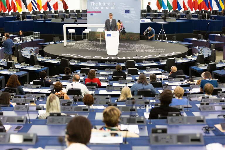 Fotografie 28: Conference on the Future of Europe (CoFoE) -  Citizens' panel 2 - Plenary session