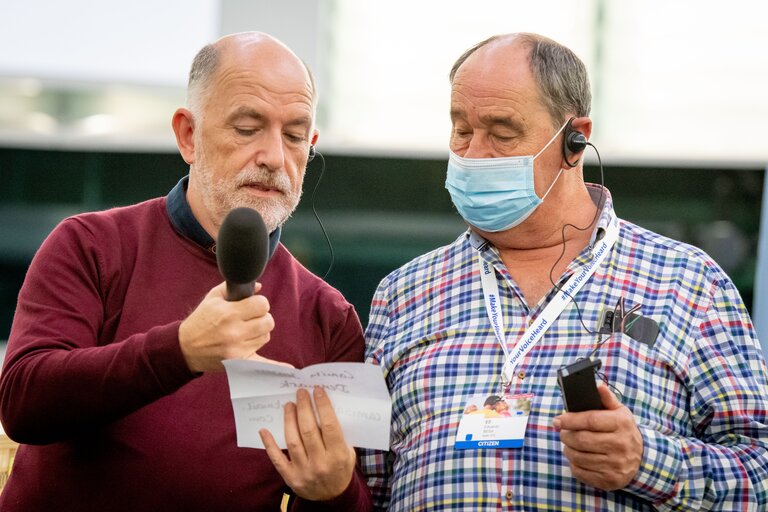 Fotó 28: Conference on the Future of Europe (CoFoE) - Citizens' panel 1 - Plenary session