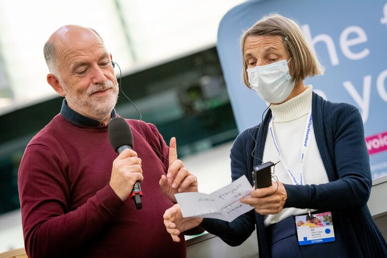 Fotó 26: Conference on the Future of Europe (CoFoE) - Citizens' panel 1 - Plenary session