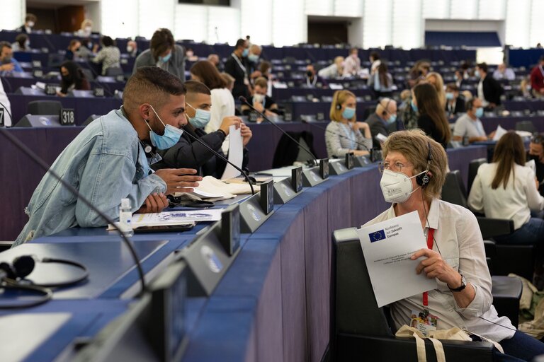 Foto 9: Conference on the Future of Europe (CoFoE) -  Citizens' panel 2 - Plenary session