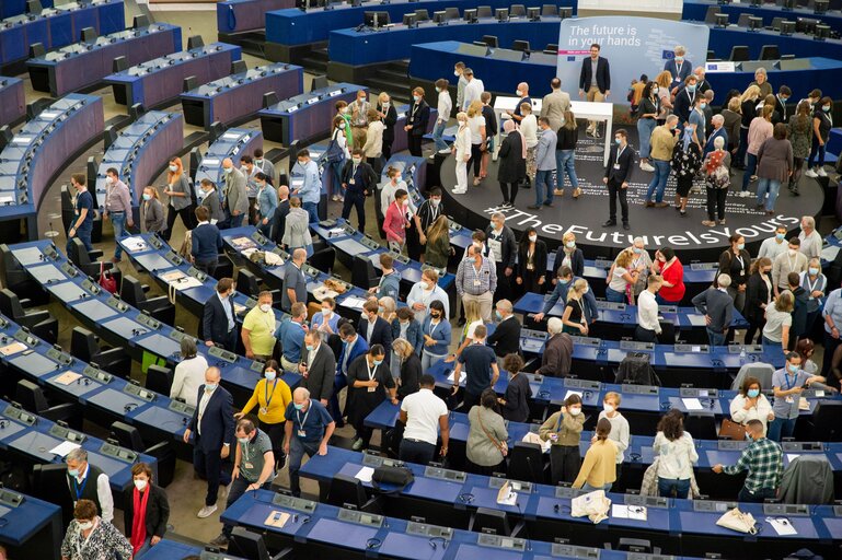 Fotó 8: Conference on the Future of Europe (CoFoE) - Citizens' panel.- Plenary session