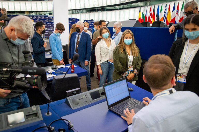 Fotó 14: Conference on the Future of Europe (CoFoE) - Citizens' panel 1 - Plenary session