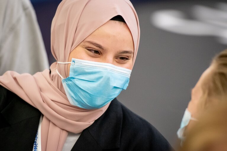 Fotó 12: Conference on the Future of Europe (CoFoE) - Citizens' panel 1 - Plenary session