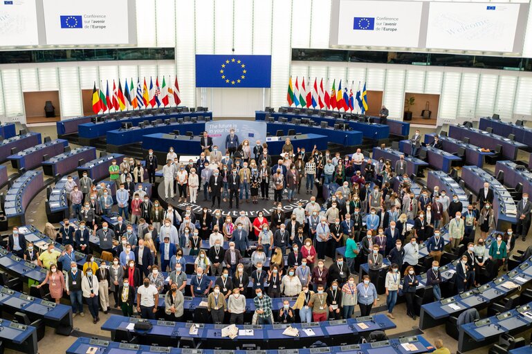 Fotó 48: Conference on the Future of Europe (CoFoE) - Citizens' panel 1 - Plenary session