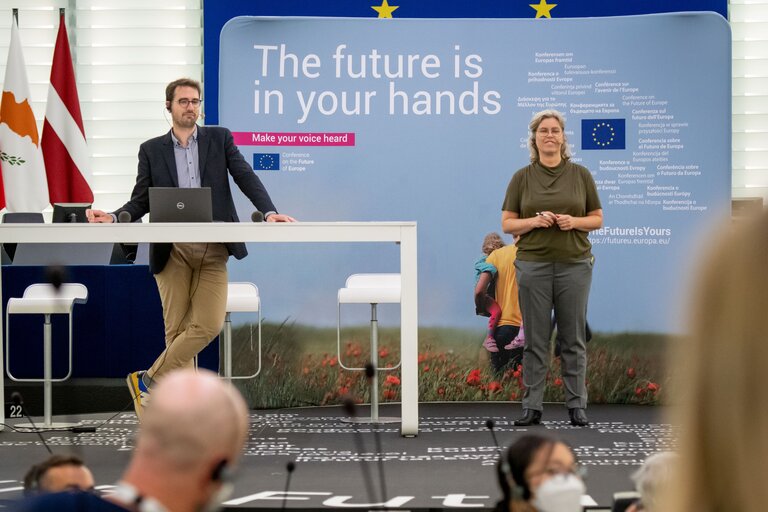 Fotó 42: Conference on the Future of Europe (CoFoE) - Citizens' panel 1 - Plenary session