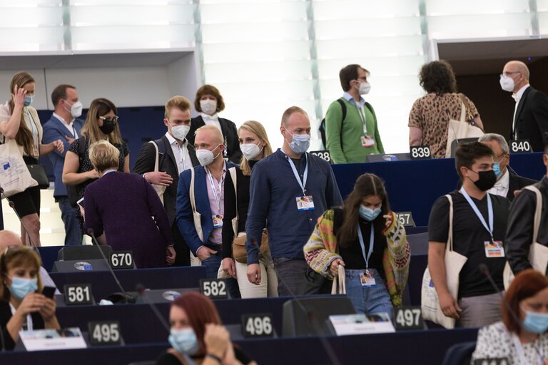 Foto 49: Conference on the Future of Europe (CoFoE) -  Citizens' panel 2 - Plenary session