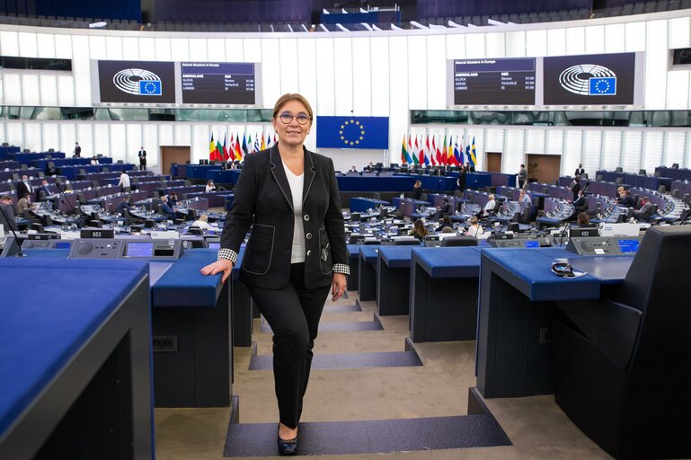 Fotografija 2: Beata MAZUREK in the EP in Strasbourg