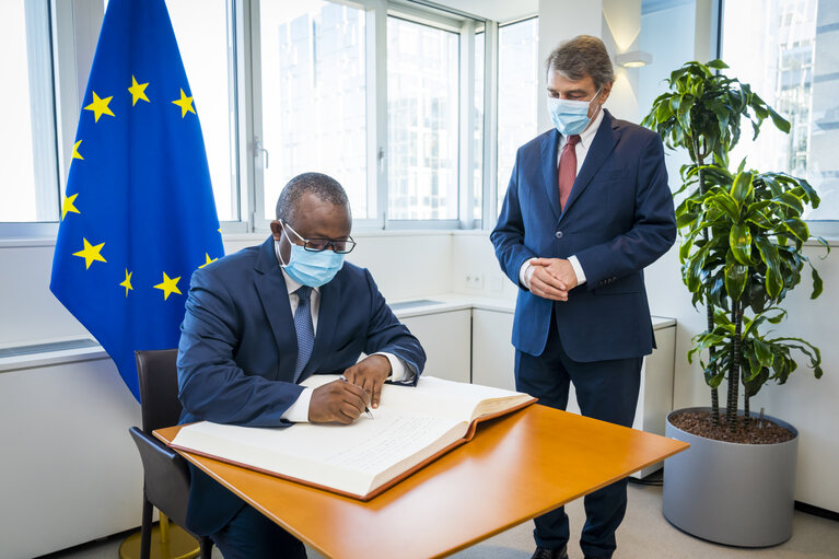 Fotografia 3: David SASSOLI, EP President meets with Umaro SISSOCO EMBALO, President of Guinea-Bissau