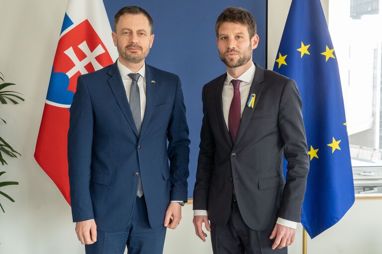 Nuotrauka 4: Michal SIMECKA meets with Eduard HEGER, Slovak Prime Minister