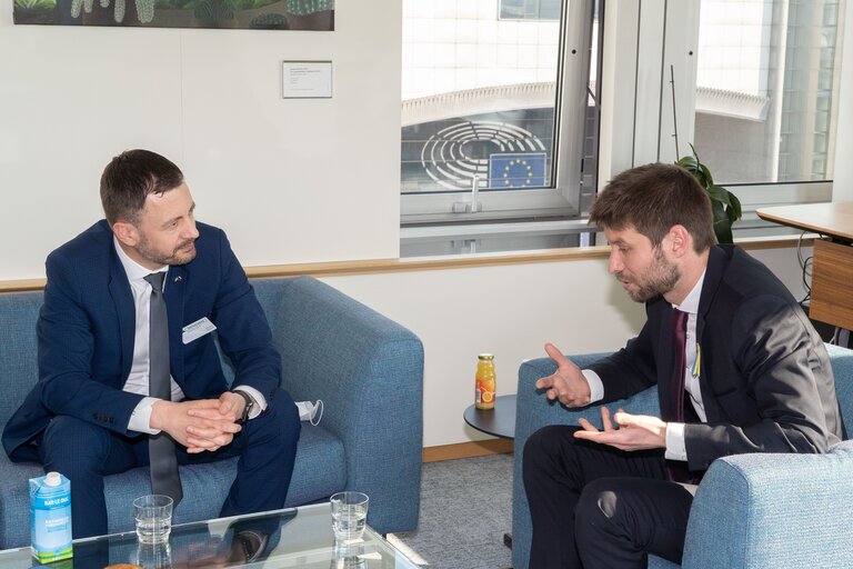 Nuotrauka 13: Michal SIMECKA meets with Eduard HEGER, Slovak Prime Minister