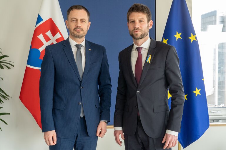 Nuotrauka 7: Michal SIMECKA meets with Eduard HEGER, Slovak Prime Minister