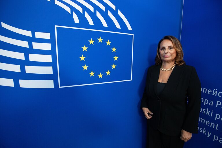 Foto 16: Luisa REGIMENTI in the EP in Strasbourg