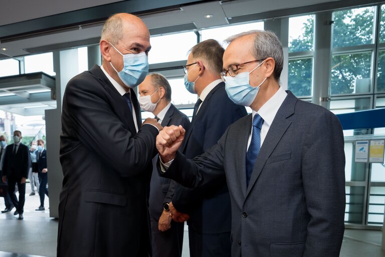 Zdjęcie 10: David SASSOLI, EP President welcomes Janez JANSA, Slovenian Prime Minister