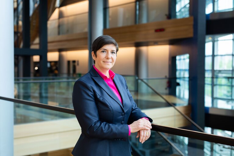 Potraits of VP Klara DOBREV in the EP in Strasbourg