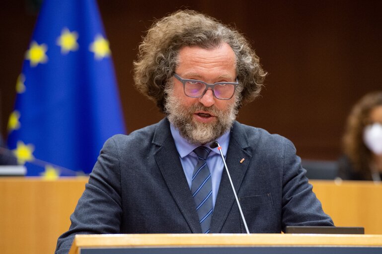 Photo 6: EP Plenary session - European high performance for computing