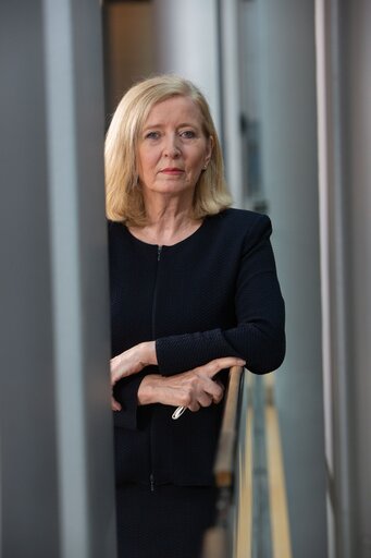 Valokuva 1: Portrait of Emily O'REILLY the European Ombudsman