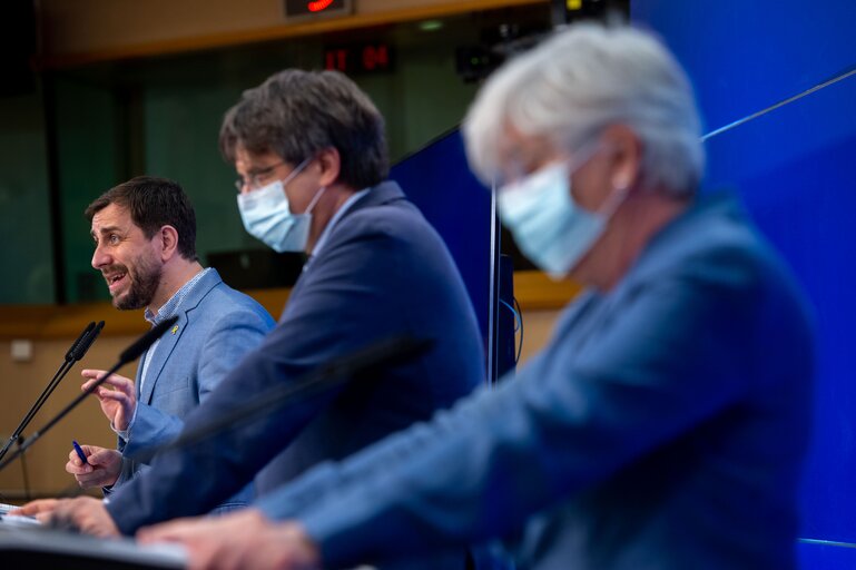 Fotografija 15: EGCJ provisional ruling on the immunity of Carles PUIGDEMONT, Toni COMIN and Clara PONSATI