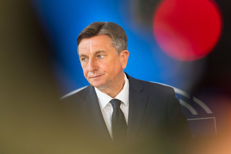 Снимка 6: David SASSOLI, EP President meets with Borut PAHOR, Slovenian President.- Joint Press statement