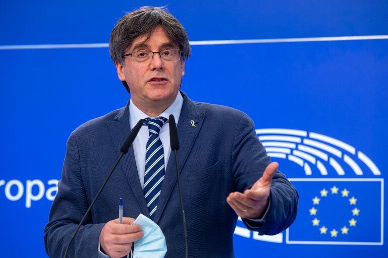 Fotografija 9: EGCJ provisional ruling on the immunity of Carles PUIGDEMONT, Toni COMIN and Clara PONSATI