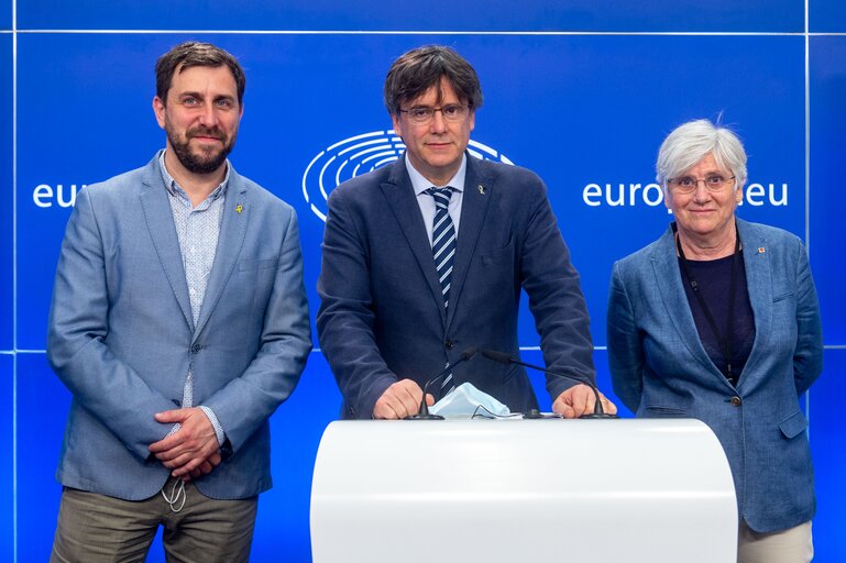 Fotografija 24: EGCJ provisional ruling on the immunity of Carles PUIGDEMONT, Toni COMIN and Clara PONSATI