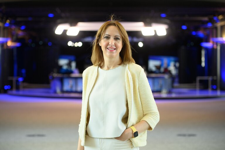 Foto 7: Cristina MAESTRE in the EP in Brussels.