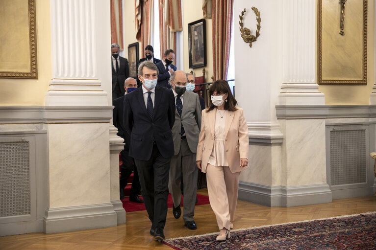 Fotografie 5: Official visit by David SASSOLI, EP President to Athens for the 40 anniversary of Greece's accession to the EEC: - Meeting with Katerina SAKELLAROPOULOU, President of the Hellenic republic.