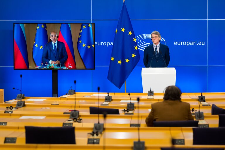 Foto 6: Press conference between David SASSOLI, EP President and Janez JANSA, Slovenian Prime Minister