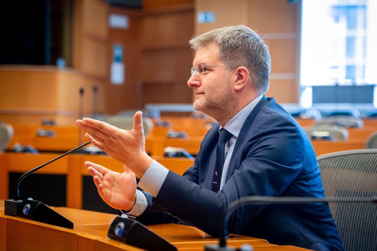 Снимка 9: Carlo FIDANZA in the EP in Brussels